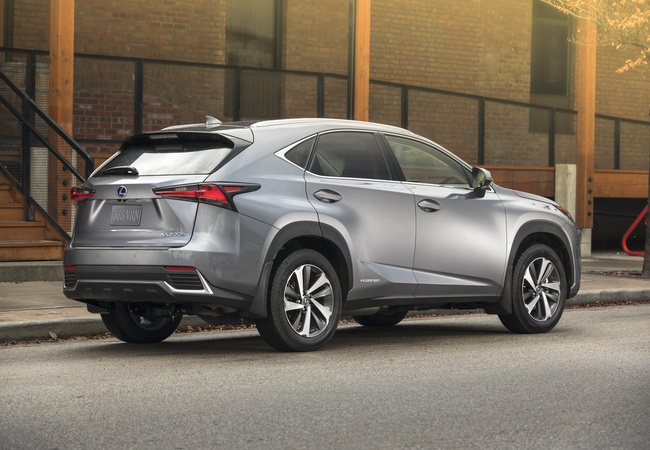 Lexus NX 300h image 3
