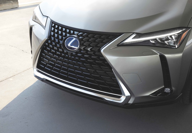 Lexus UX Hybrid image 2