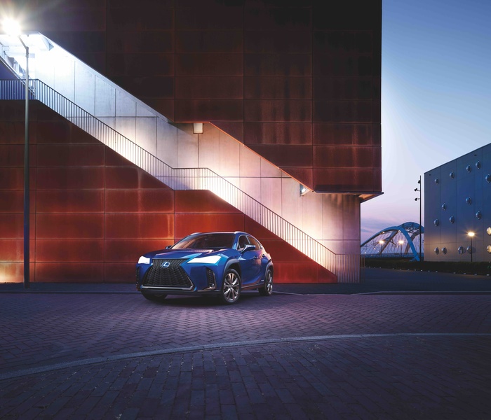 Lexus UX Hybrid logo Image