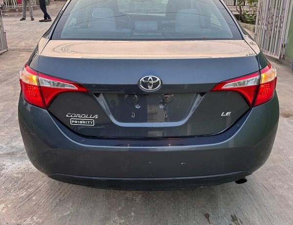 Mad distress SALE!!!!!  Toyota Corolla 2016