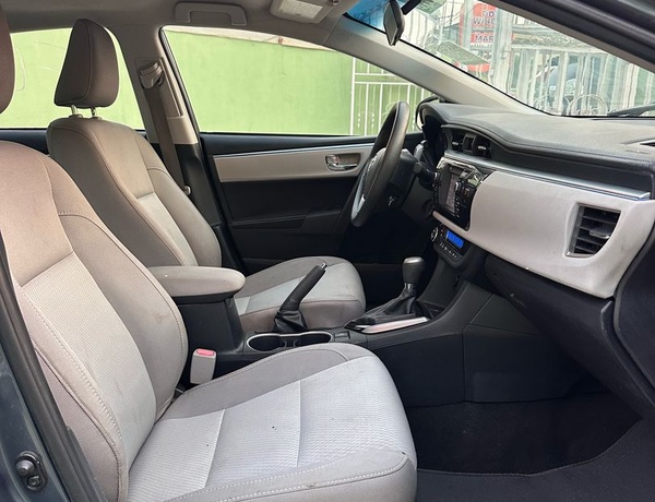 Mad distress SALE!!!!!  Toyota Corolla 2016