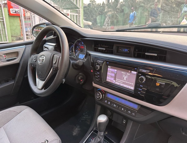Mad distress SALE!!!!!  Toyota Corolla 2016