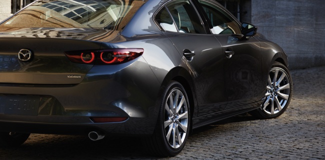 Mazda 3 image 2