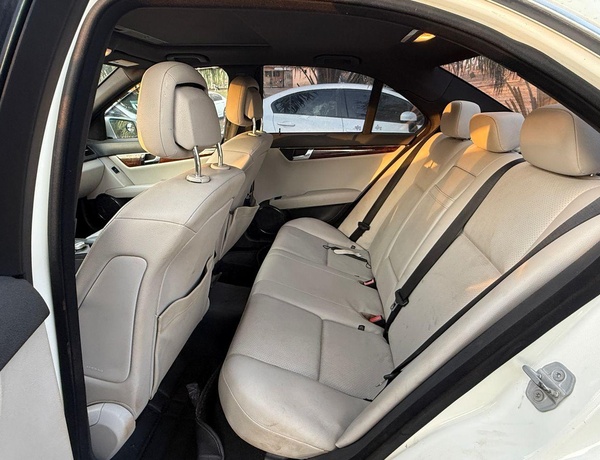 MERCEDES BENZ C300 In Garki