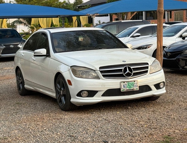 MERCEDES BENZ C300 In Garki
