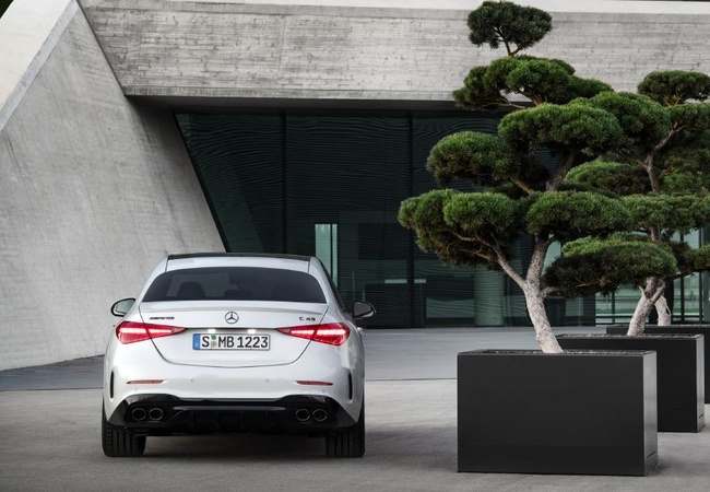 Mercedes-Benz C43AMG image 3