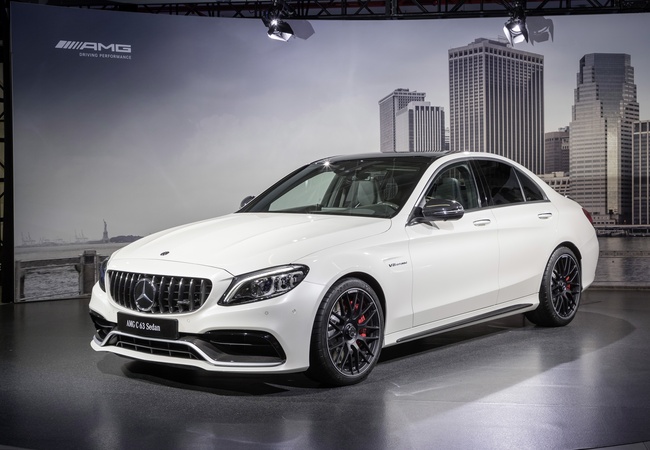 Mercedes-Benz C-class image 2