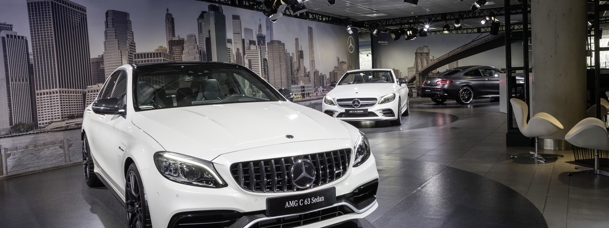 Mercedes-Benz Hero Image
