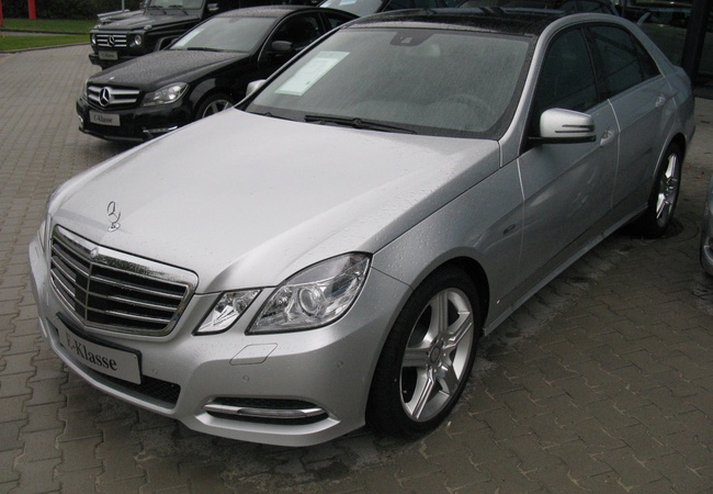 Mercedes-Benz E350 image 5