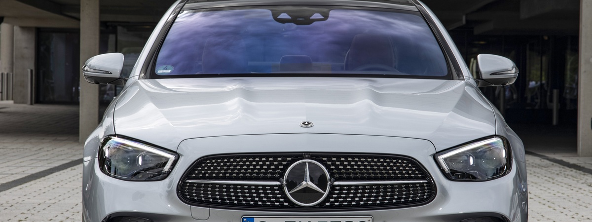 Mercedes-Benz Hero Image