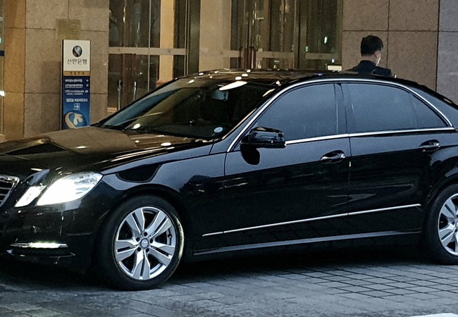 Mercedes-Benz E 350 image 4