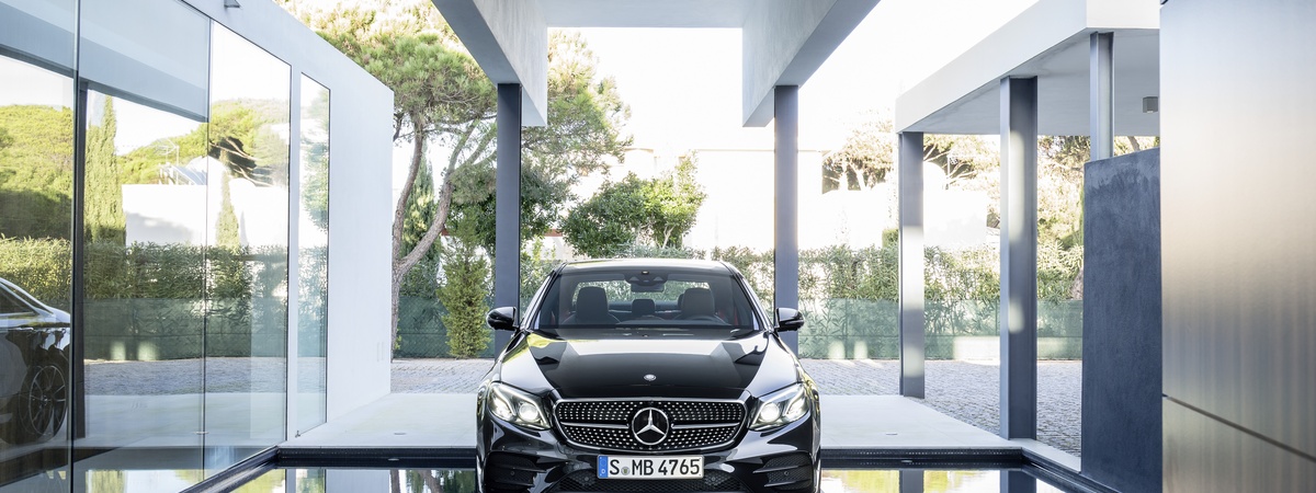 Mercedes-Benz Hero Image