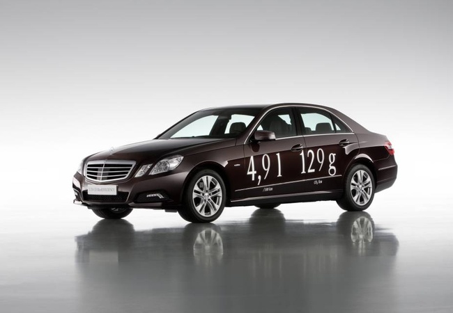 Mercedes-Benz E-Class image 2
