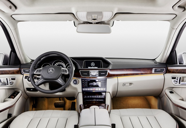 Mercedes-Benz E-Class image 5