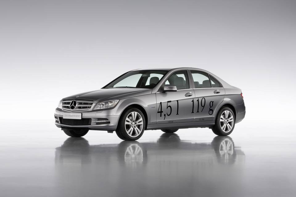 Mercedes-Benz Review Image