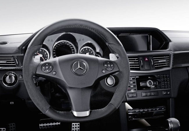 Mercedes-Benz E-Class image 4