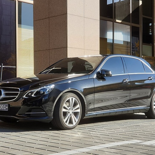 Mercedes-Benz E-clas...