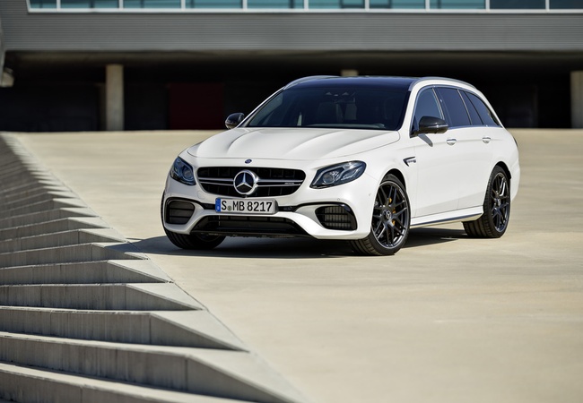 Mercedes-Benz E-class image 2