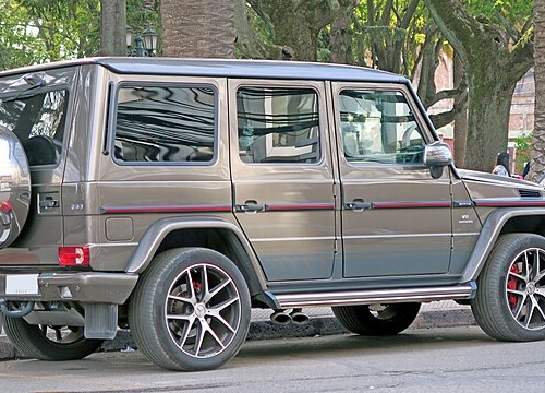 Mercedes-Benz G63 AM...
