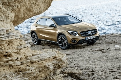 Mercedes-Benz GLA250 image 5