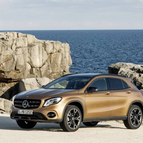 Mercedes-Benz GLA-Cl...