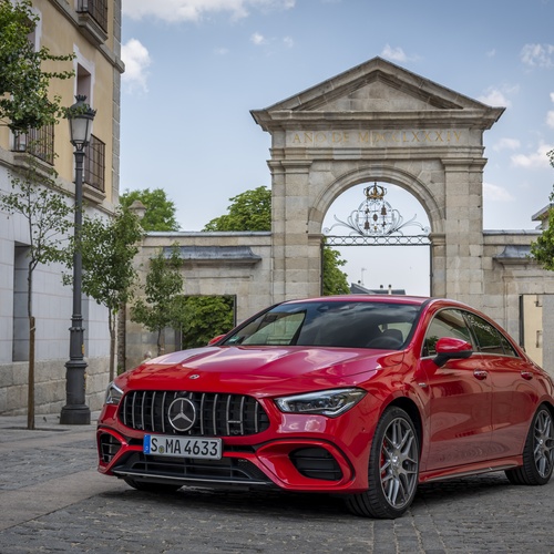 Mercedes-Benz GLA-Cl...