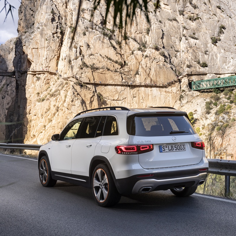 MERCEDES-BENZ GLB 250 image