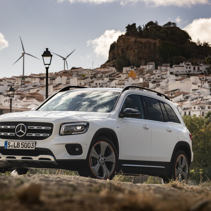 MERCEDES-BENZ GLB 250 image