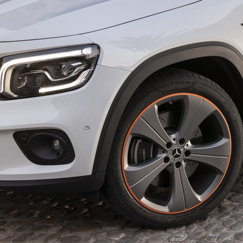 MERCEDES-BENZ GLB 250 image