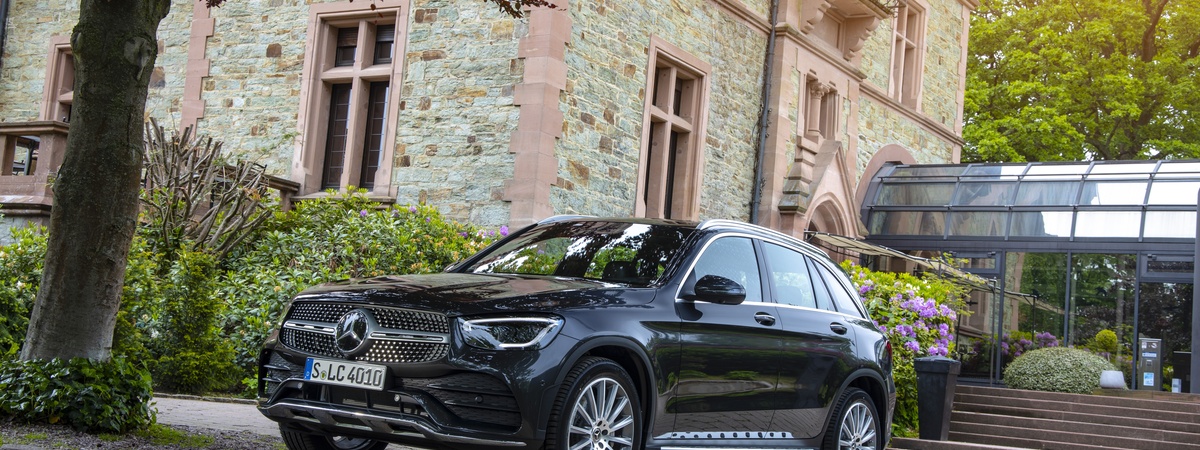 Mercedes-Benz Hero Image