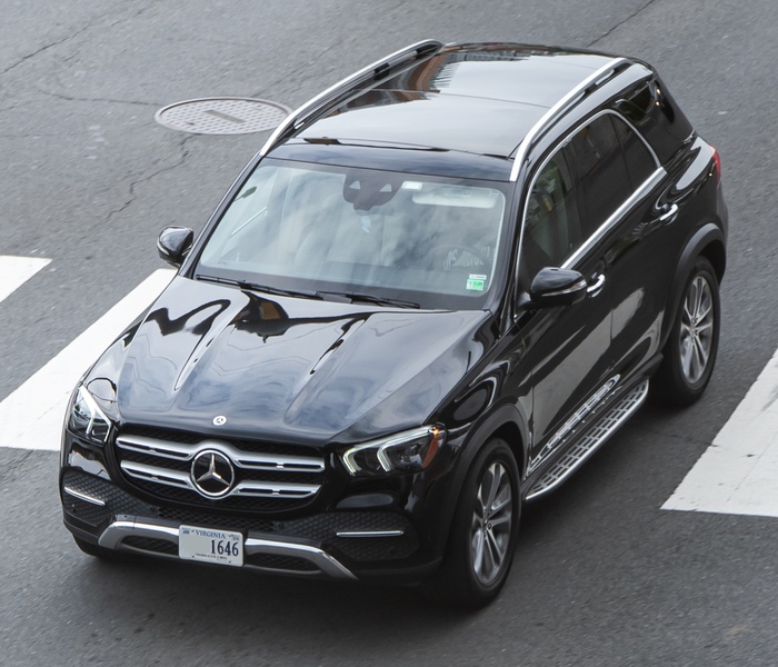 Mercedes-Benz GLE350 logo Image