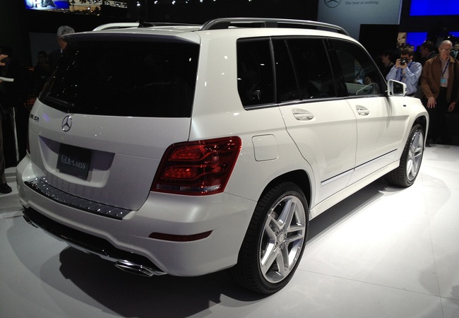 Mercedes-Benz GLK350 image 2