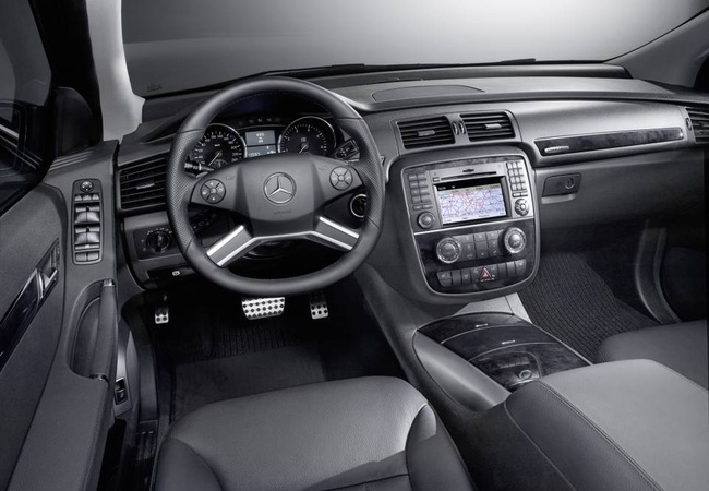 Mercedes-Benz GLS-class image 2