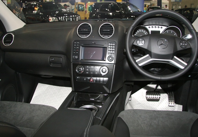 Mercedes-Benz M Class image 2