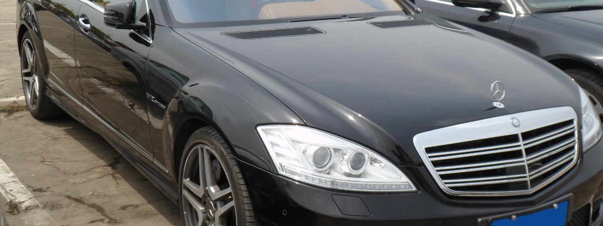 Mercedes-Benz Hero Image