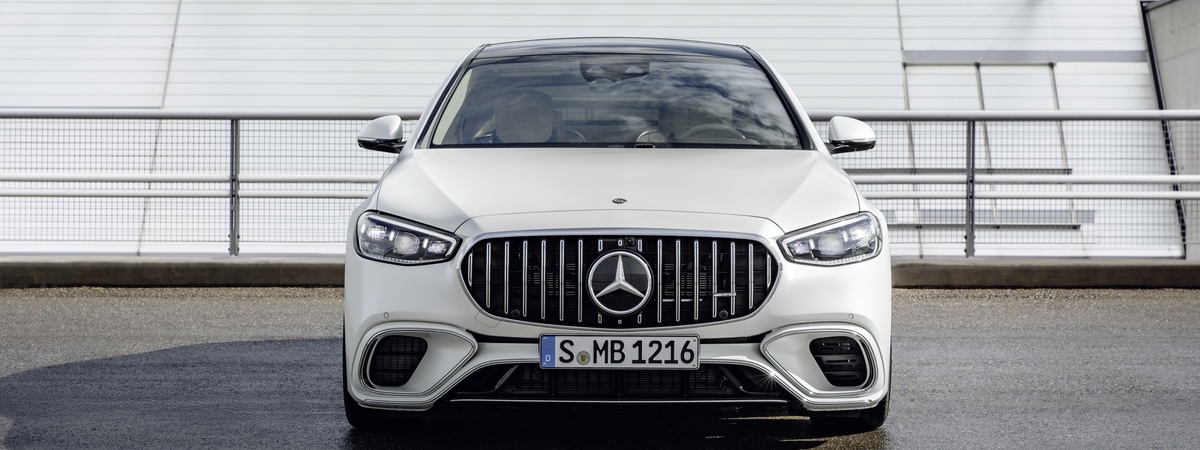 Mercedes-Benz Hero Image