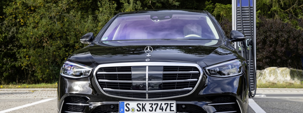 Mercedes Benz Hero Image