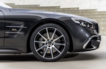 Mercedes-Benz SL-class image 2