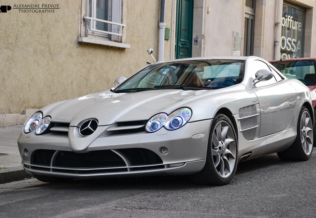 Mercedes-Benz SLR image 2