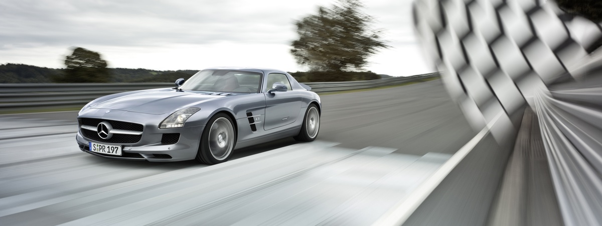 Mercedes-Benz Hero Image