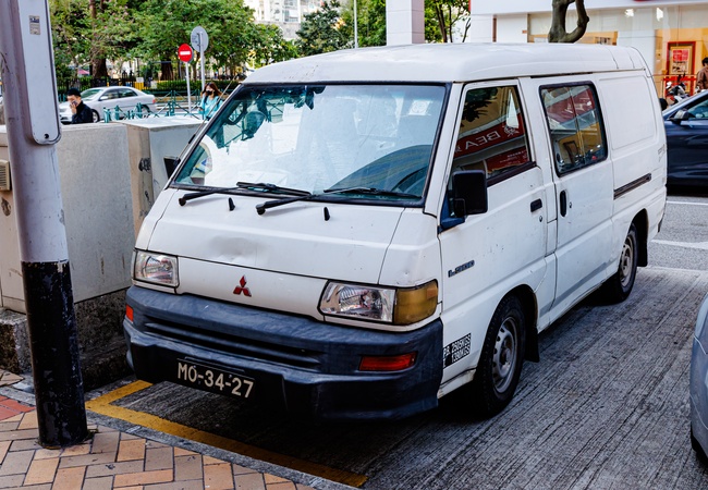 Mitsubishi L300 image 3