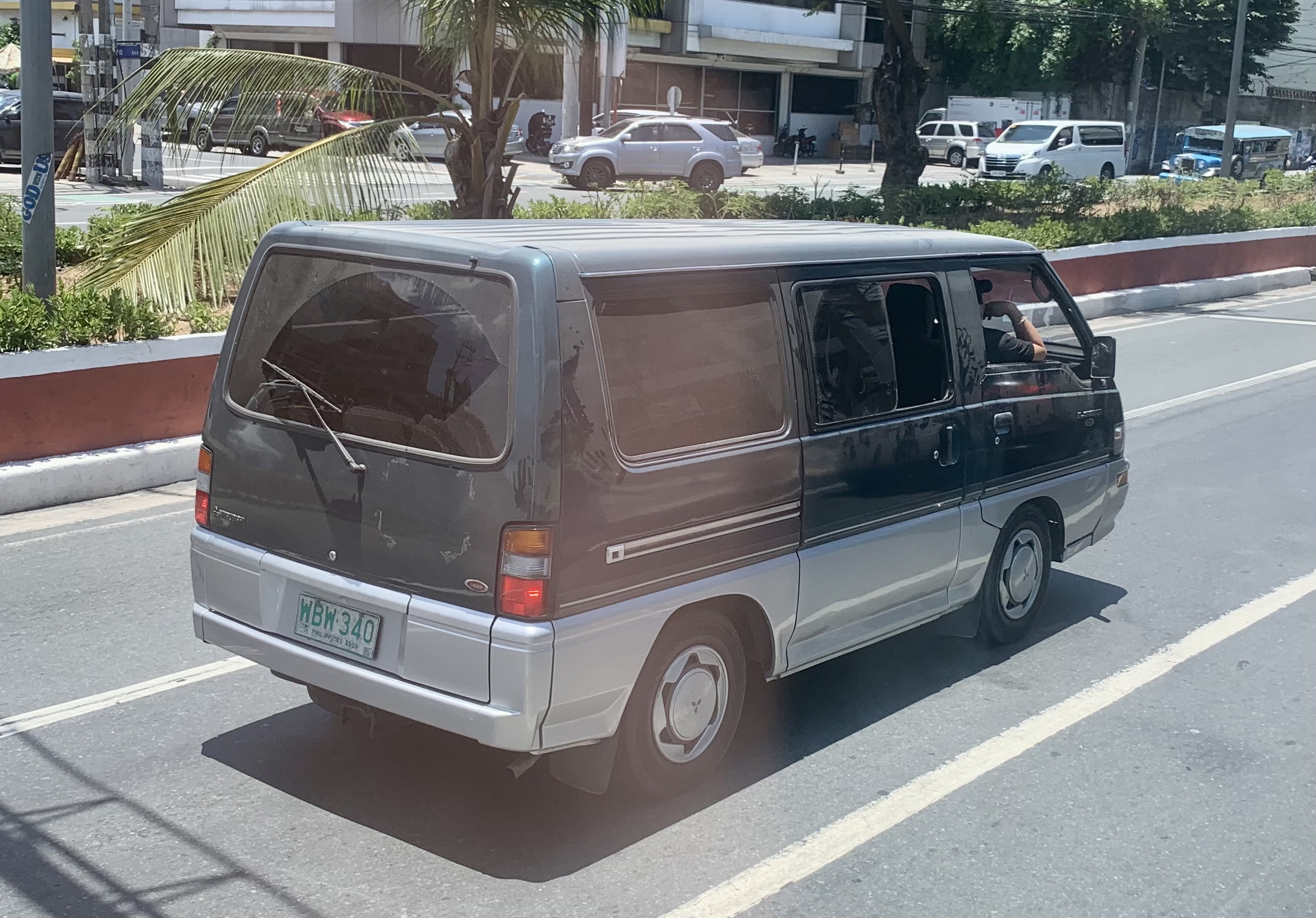 Mitsubishi Review Image