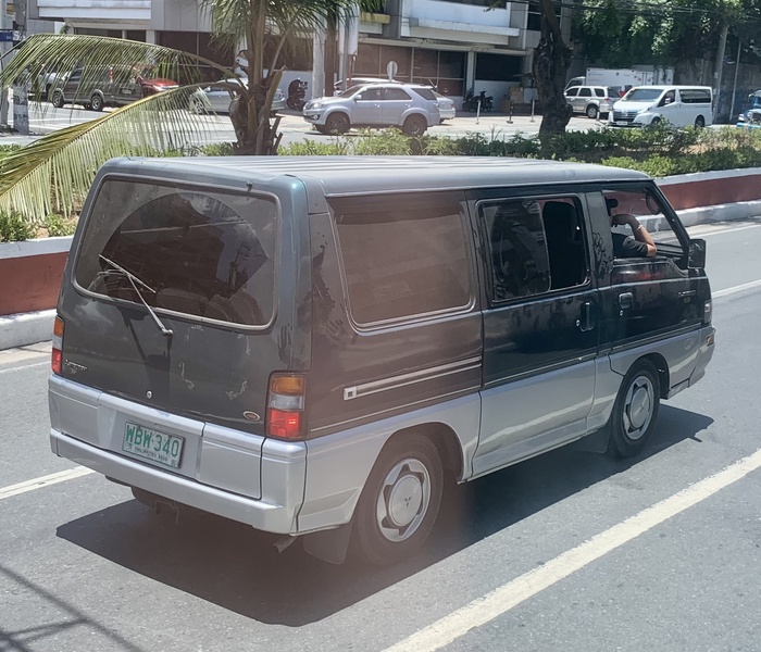 Mitsubishi L300 logo Image