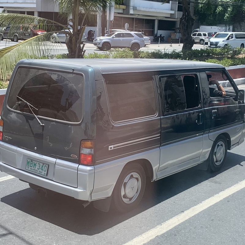 2004 Mitsubishi L300