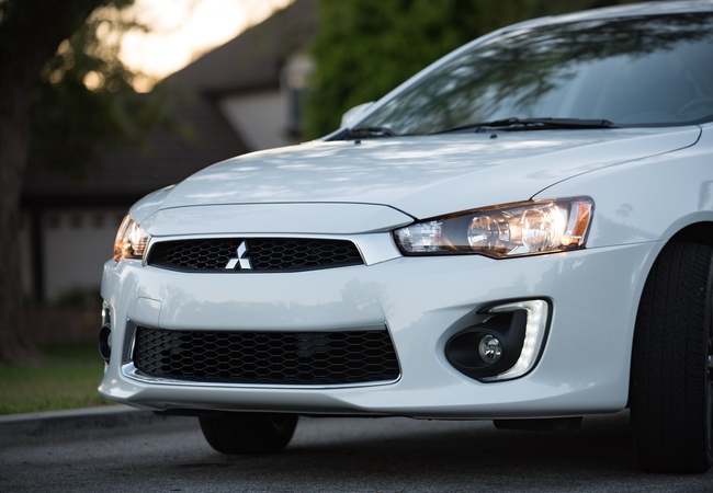 Mitsubishi Lancer image 2