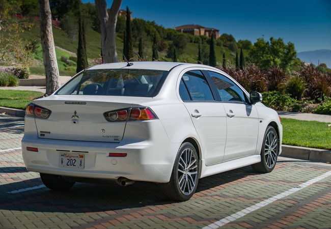 Mitsubishi Lancer image 5