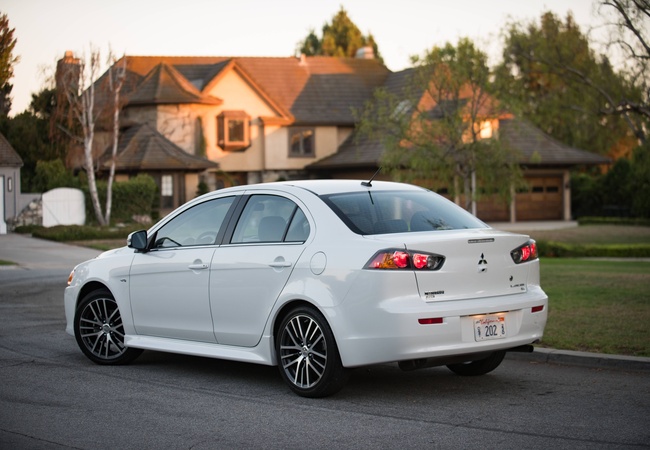 Mitsubishi Lancer image 4