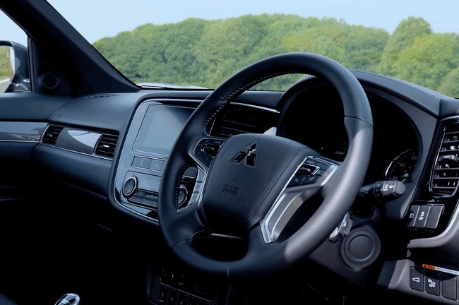 Mitsubishi Outlander image 3