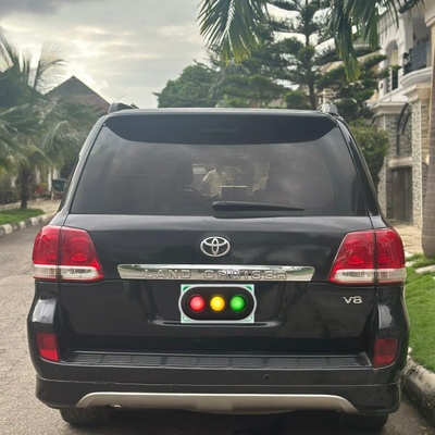 Neatly Maintained Toyota Landcruiser Jeep for Sell In Abuja