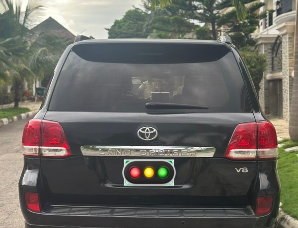 Neatly Maintained Toyota Landcruiser Jeep for Sell In Abuja